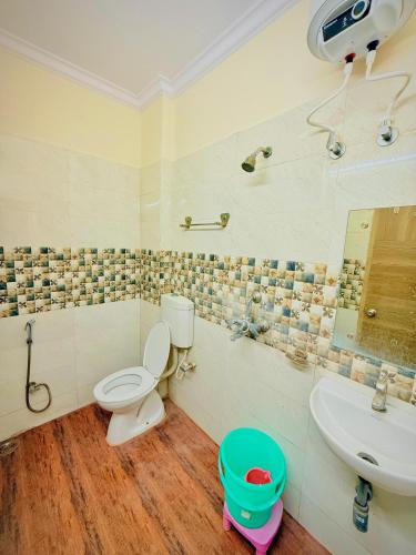 hotel manish international