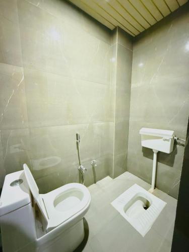 hotel manish international