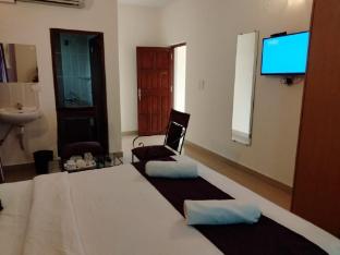 3 olives mandrem goa