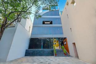 super townhouse oak banjara hills hyderabad