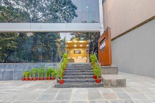 super townhouse oak banjara hills hyderabad