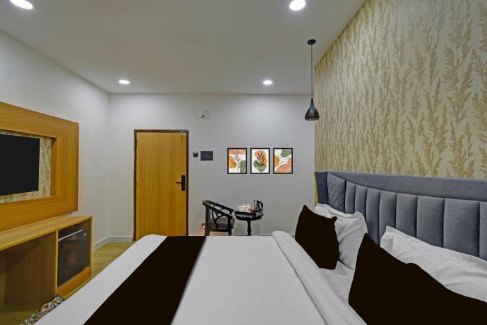 super townhouse oak banjara hills hyderabad