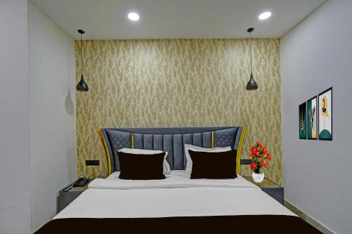 super townhouse oak banjara hills hyderabad