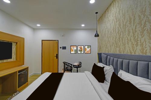 super townhouse oak banjara hills hyderabad