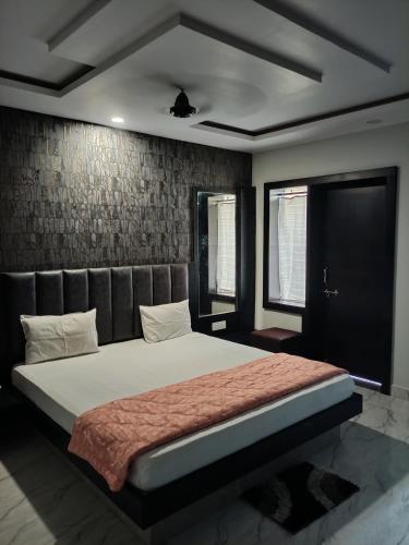 shree radhe palace