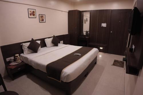 The Moris Palace,,3 star