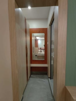 hotel radha rani palace