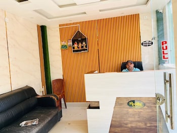 hotel radha rani palace