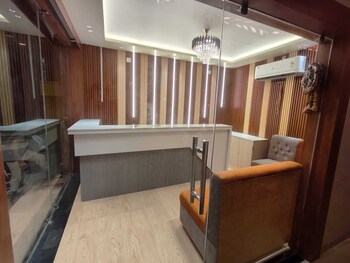 hotel radha rani palace