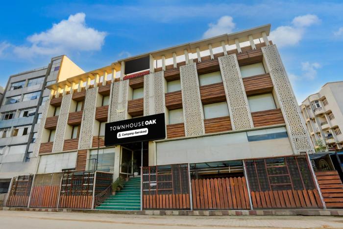 townhouse oak amity university patna formerly the golden crown