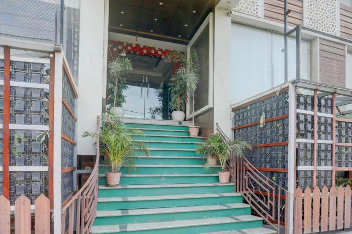 townhouse oak amity university patna formerly the golden crown