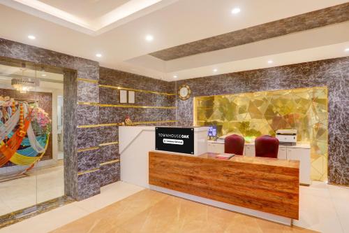 townhouse oak amity university patna formerly the golden crown