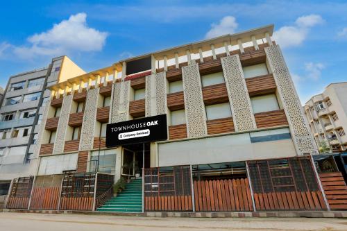 townhouse oak amity university patna formerly the golden crown