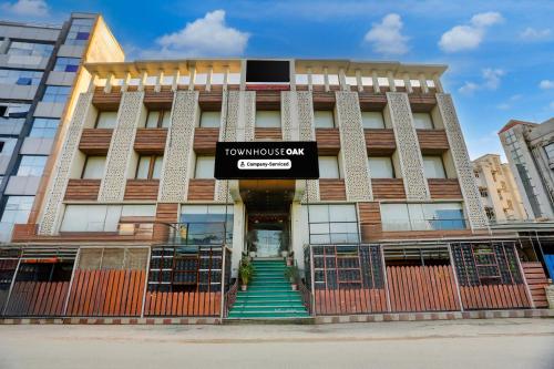 townhouse oak amity university patna formerly the golden crown