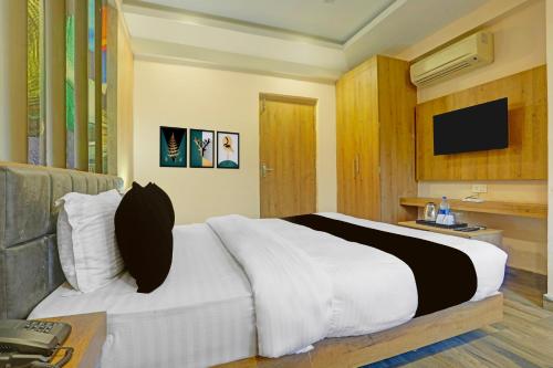 super townhouse oak city centre dhanbad formerly hotel kuber inn