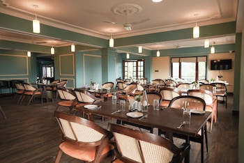 Cilantro Unwind Delisso Abode Pelling,,3 star