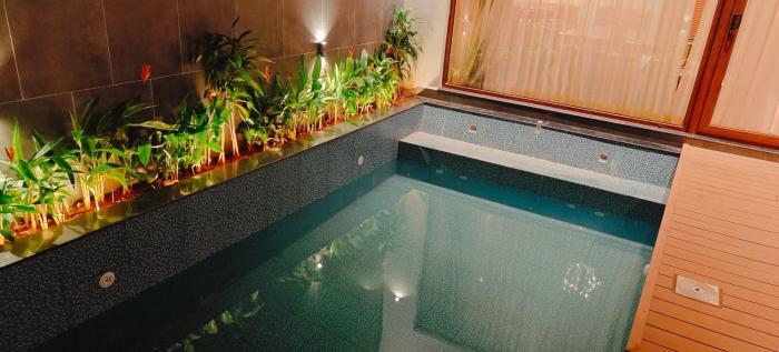 hf pool resorto