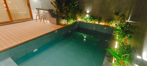 hf pool resorto