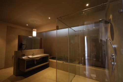 ayati resort and spa