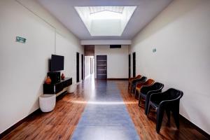 collection o sunset point pb road dharwad formerly crystal resort