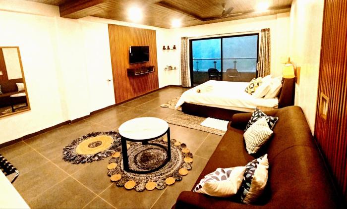 vandhaara luxury stays