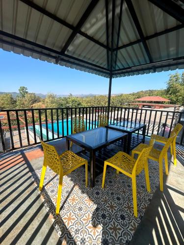 vandhaara luxury stays
