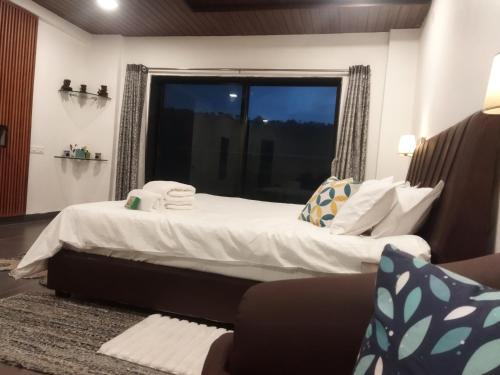 vandhaara luxury stays