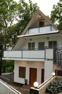 tapovana hillside retreat