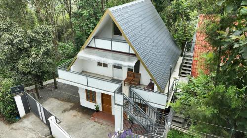 tapovana hillside retreat