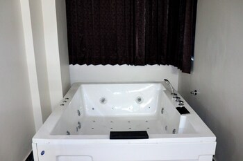 Abharam Retreats,,4 star