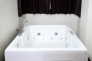 Abharam Retreats,,4 star