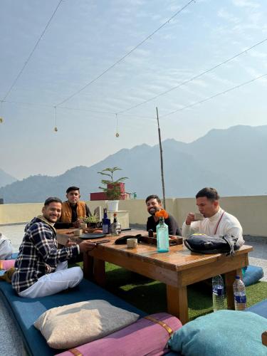 hop inn hostels