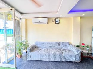 hotel golden wave puri near sea beach