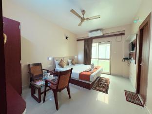 hotel golden wave puri near sea beach