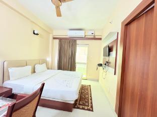 hotel golden wave puri near sea beach