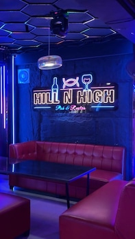 Hotel Crown Plaza,,3 star