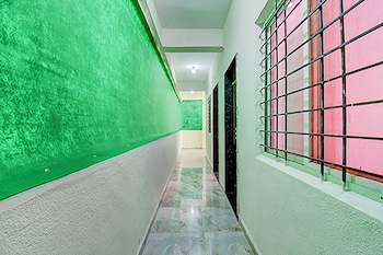 Via Pink House,,3 star