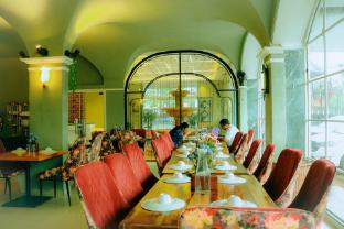 hotel indraprastha luxuria