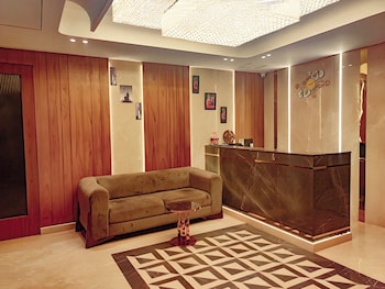 hotel maharaja crest