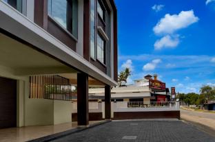 super hotel o engineering college sreekaryam formerly b s plaza