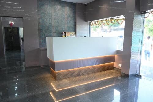 Hotel Rahi Inn,,3 star