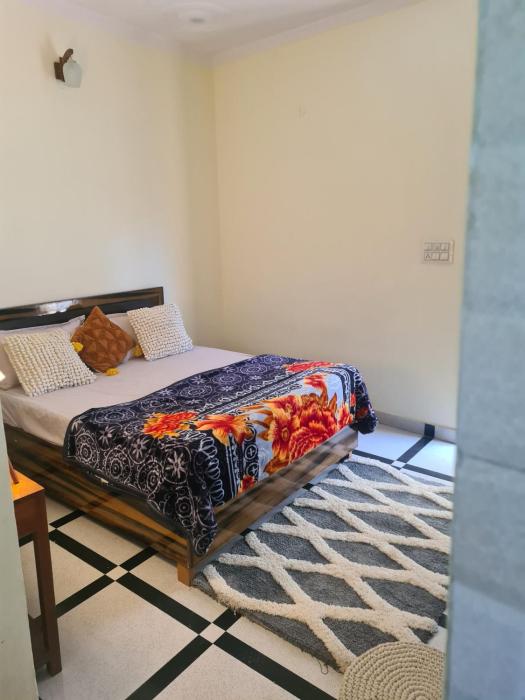 mild life hostel