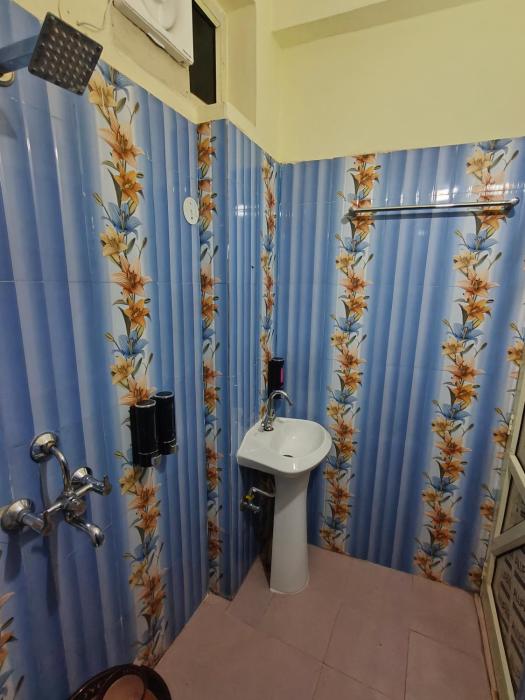 mild life hostel