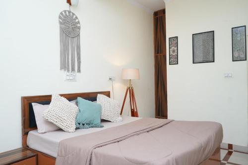 mild life hostel