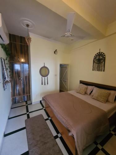 mild life hostel