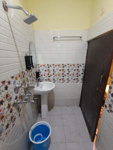 mild life hostel