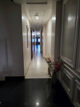 shree dham palace