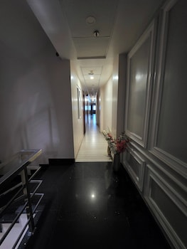 shree dham palace