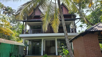 mango lantern villa kollam
