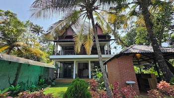 mango lantern villa kollam